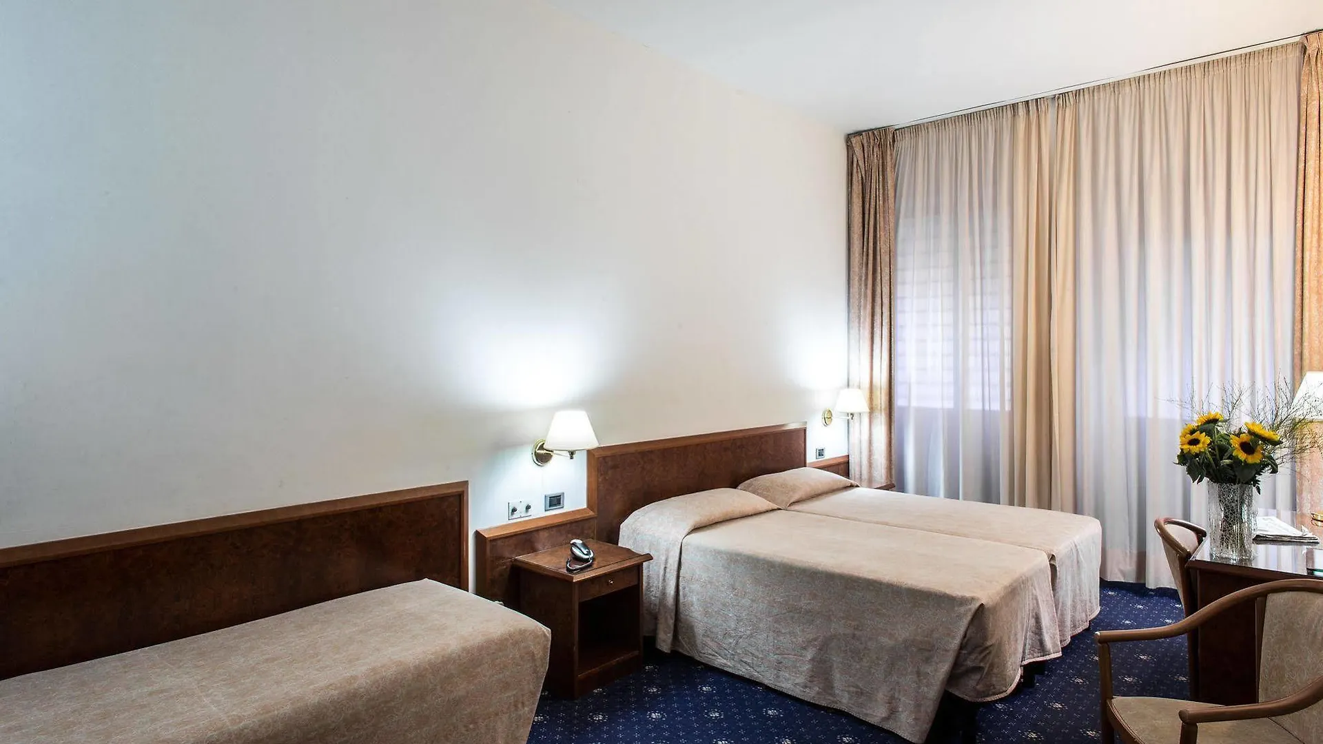 Hotel Mirage Florencie 4*,